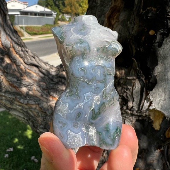 Moss Agate Lady Body With Quartz - Picture 3 of 11